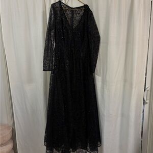Mac Duggal Black Long Sleeve V-Neck Gown Dress size 18